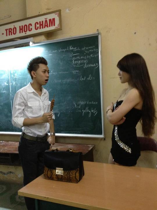 福尔摩斯小姐2
